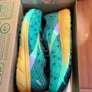 Brand New Brooks for St. Patrick’s Dsy